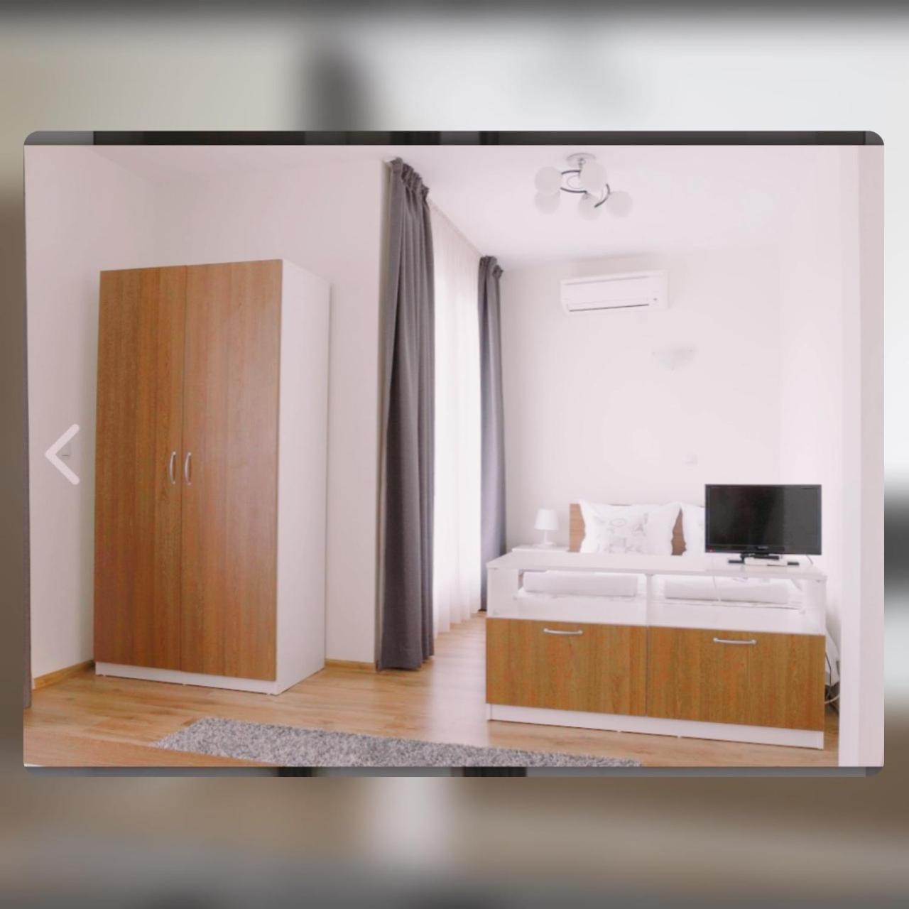 Хотел Perla Strelcea Exterior foto